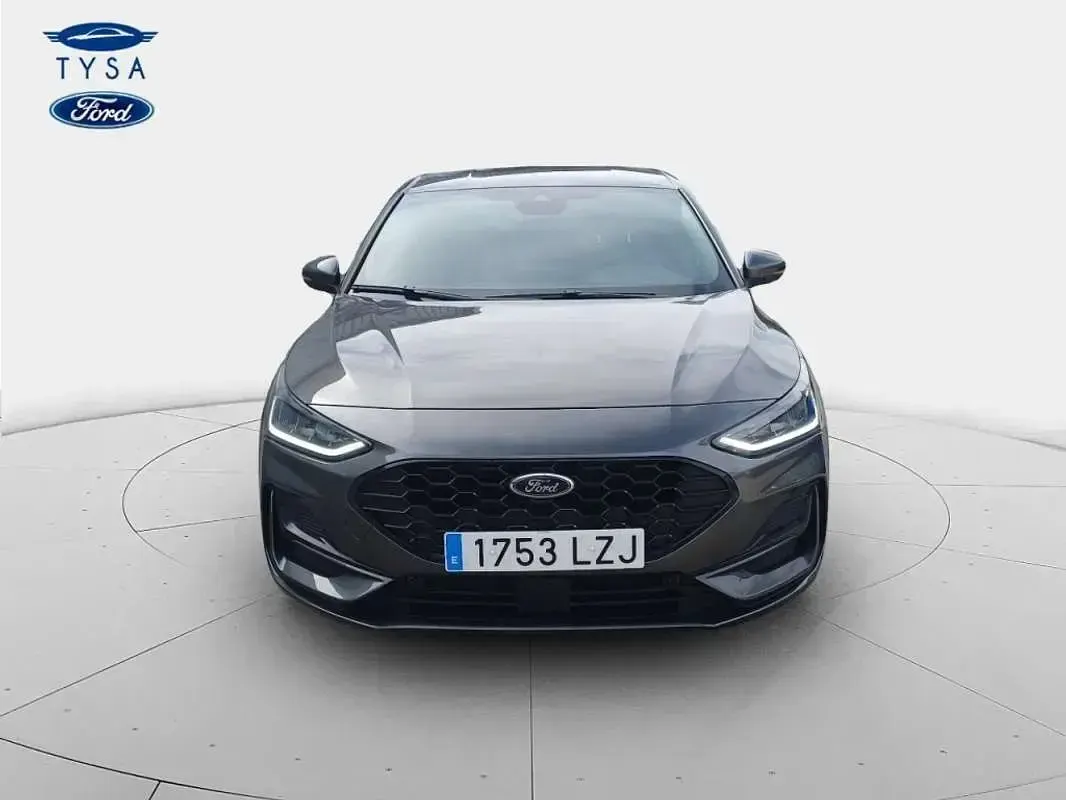 Usado Ford Focus ST-Line 125 CV (91 kW) 2022 Gris Utilitario