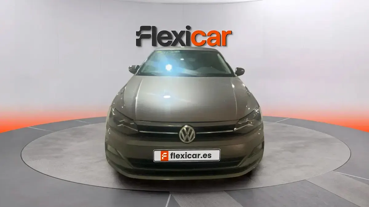Usado VW Polo Advance 95 CV (69 kW) 2018 Gris Utilitario