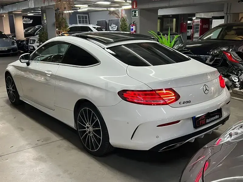 Usado Mercedes C200 184 CV (135 kW) 2016 Blanco Coupe