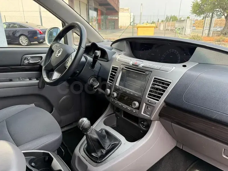 Usado SsangYong Rodius Limited 178 CV (130 kW) 2015 Blanco Monovolumen