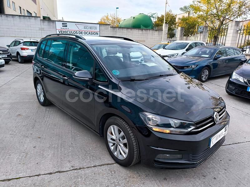Usado VW Touran Business 115 CV (84 kW) 2018 Negro Monovolumen