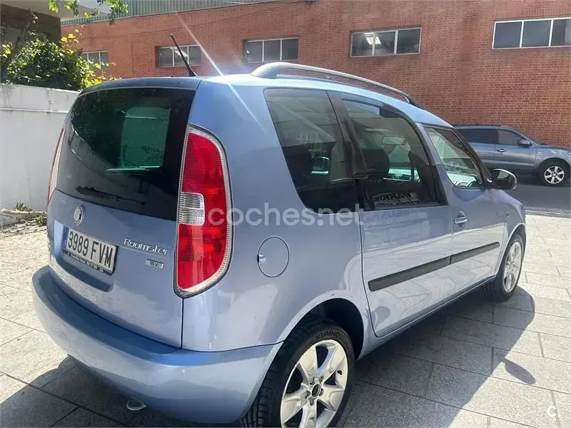 Usado Skoda Roomster 105 CV (77 kW) 2007 Azul Monovolumen