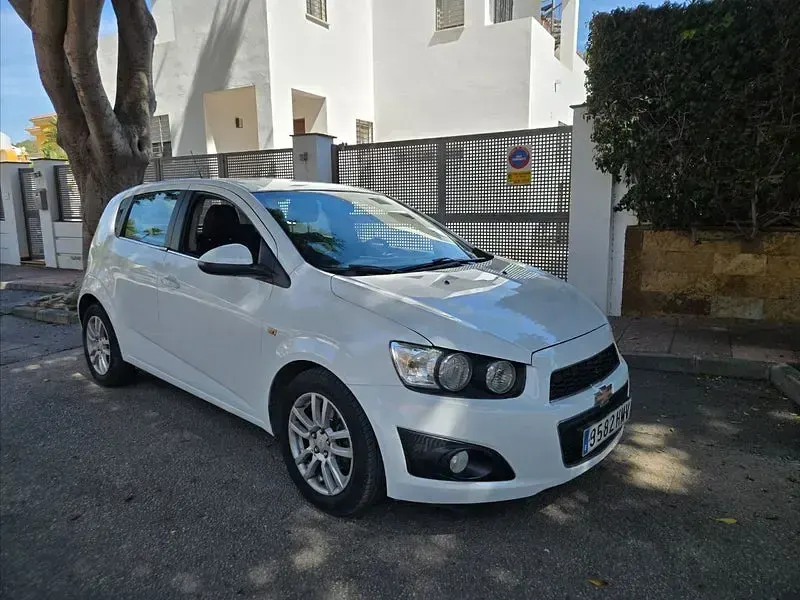 Usado Chevrolet Aveo LTZ 95 CV (69 kW) 2012 Blanco Berlina