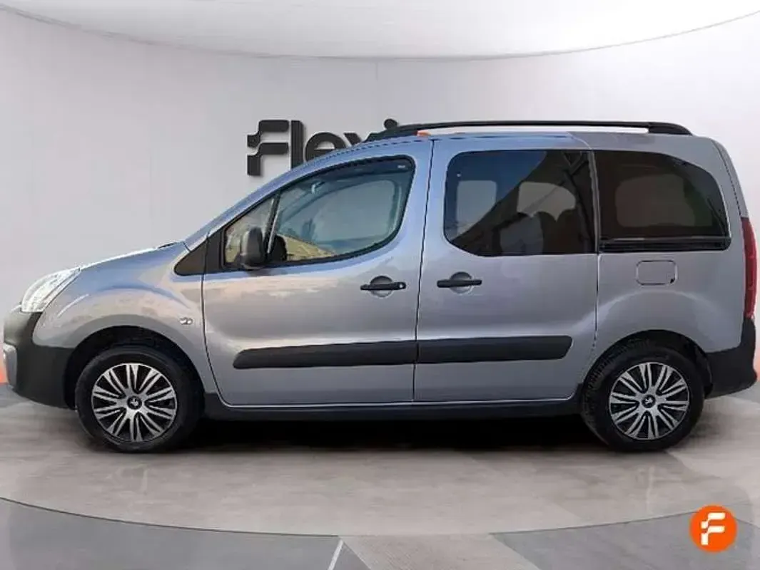 Usado Peugeot TePee Access 98 CV (72 kW) 2018 Gris Van