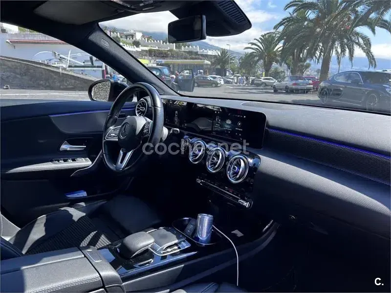 Usado Mercedes A180 122 CV (89 kW) 2019 Rojo Berlina