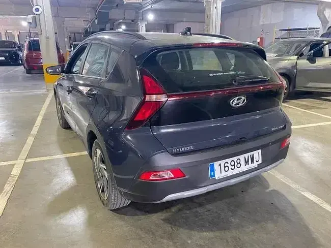 Usado Hyundai Bayon 79 CV (58 kW) 2024 Gris SUV