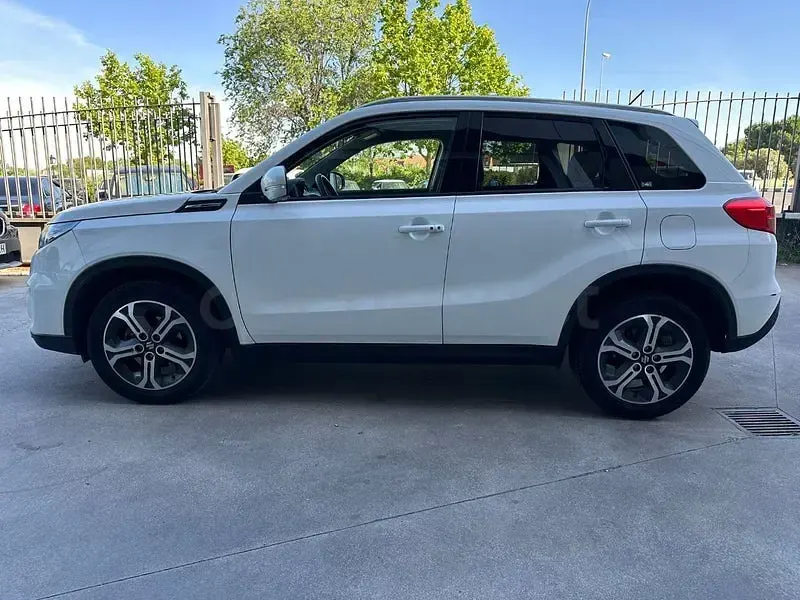 Usado Suzuki Vitara GLX 120 CV (88 kW) 2016 Blanco SUV
