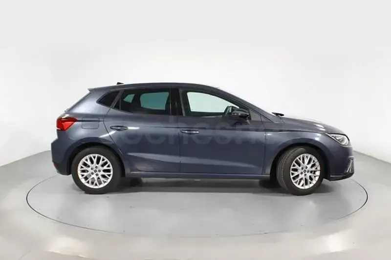 Usado Seat Ibiza FR 115 CV (84 kW) 2025 Gris / plata Utilitario