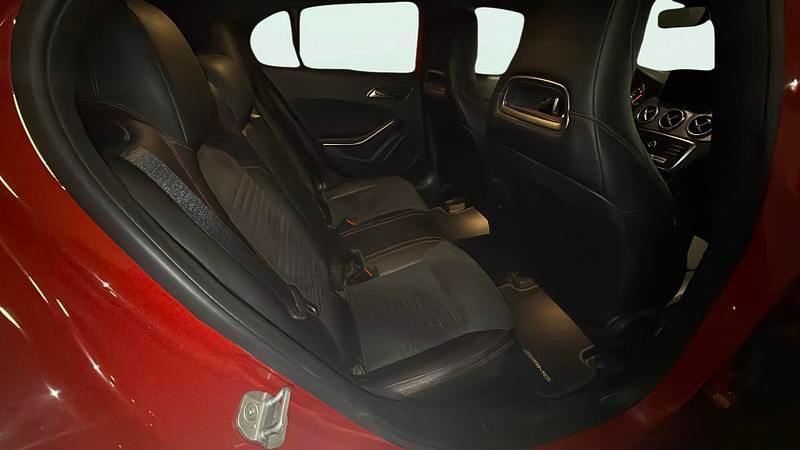 Usado Mercedes GLA220 177 CV (130 kW) 2017 Rojo SUV