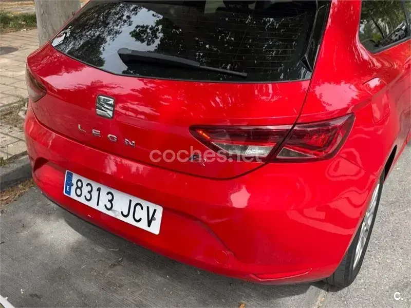 Usado Seat Leon SC Style 105 CV (77 kW) 2015 Rojo Utilitario