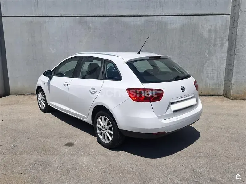 Usado Seat Ibiza ST Style 105 CV (77 kW) 2010 Blanco Familiar