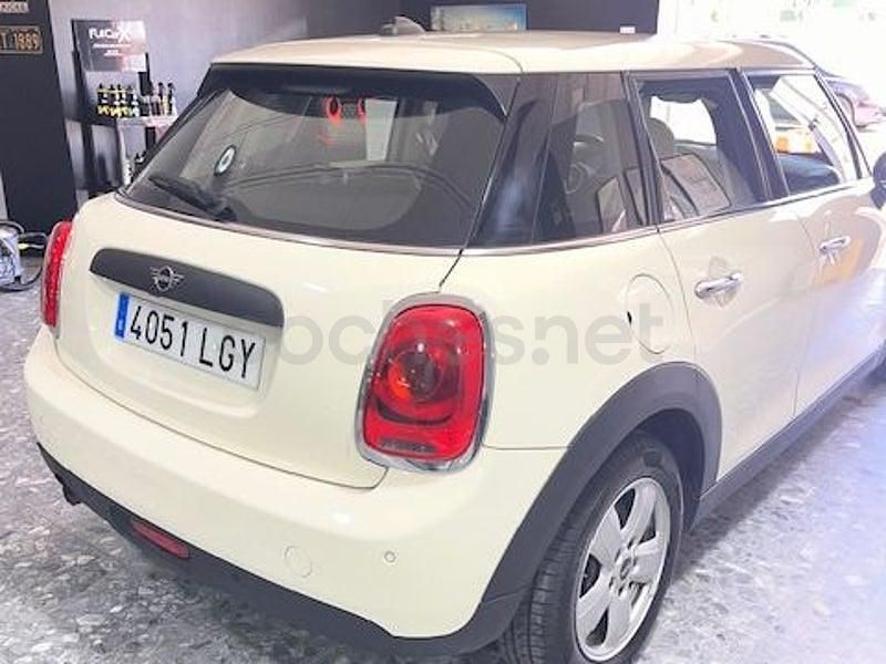 Usado Mini ONE 102 CV (75 kW) 2020 Beige Utilitario