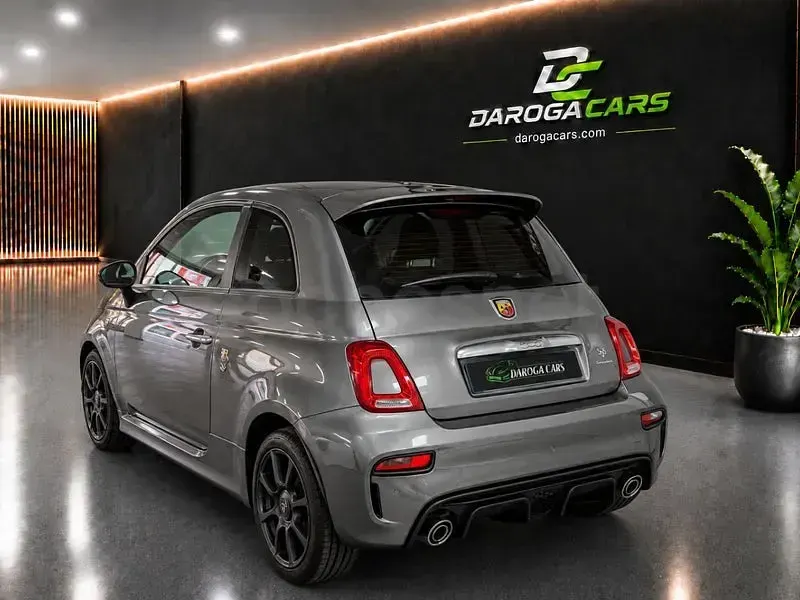 Usado Abarth 595 145 CV (106 kW) 2021 Gris / plata Berlina