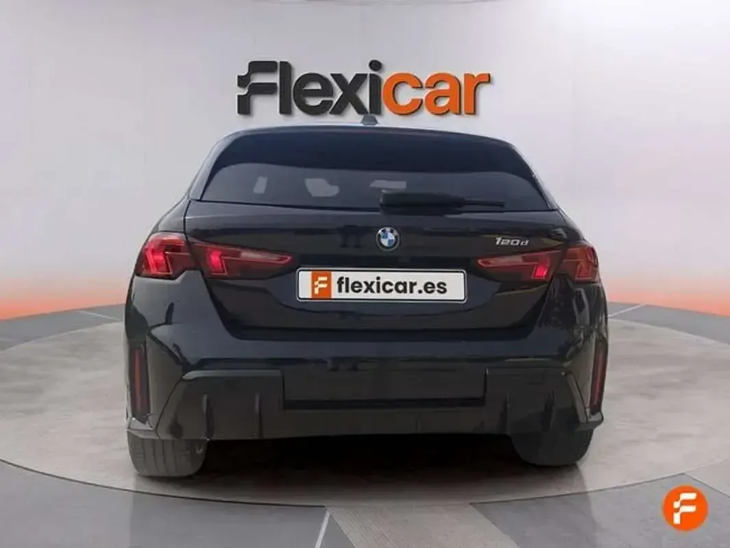 Usado BMW 118 150 CV (110 kW) 2025 Negro Utilitario