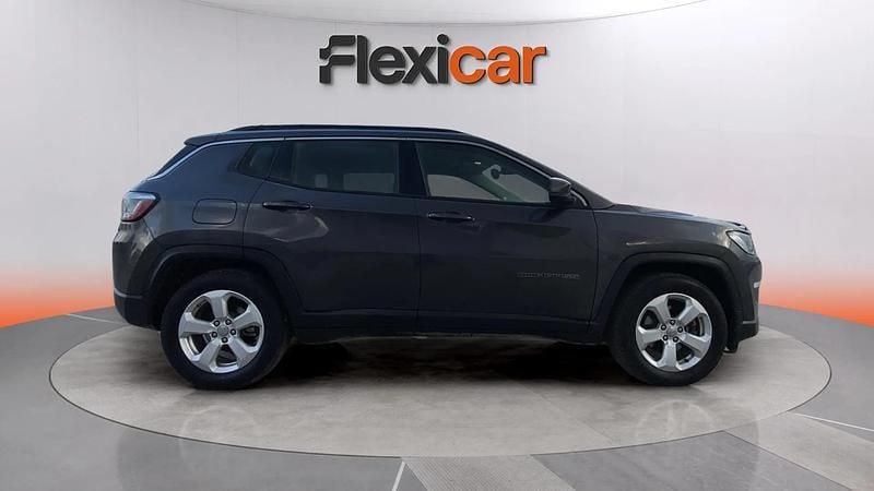 Usado Jeep Compass Limited 120 CV (88 kW) 2019 Gris SUV