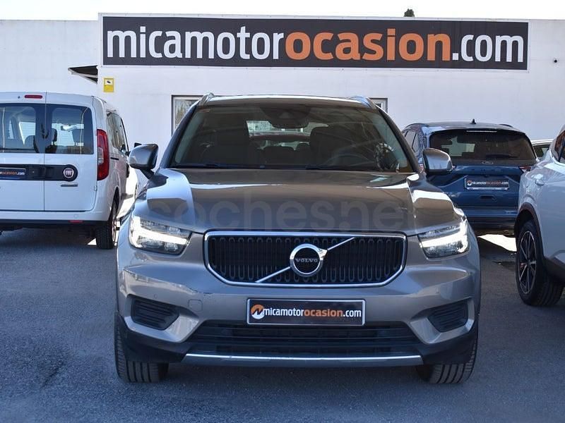 Usado Volvo XC40 Momentum 163 CV (119 kW) 2021 Gris / plata SUV