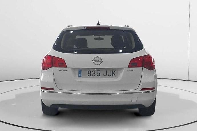 Usado Opel Astra Selective 110 CV (80 kW) 2015