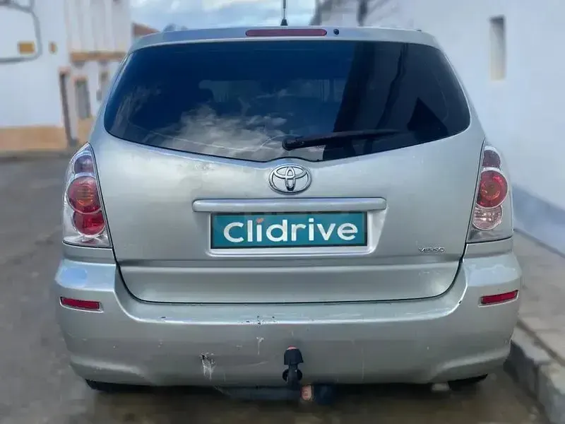 Usado Toyota Corolla Verso Sol 136 CV (100 kW) 2006 Gris / plata Monovolumen