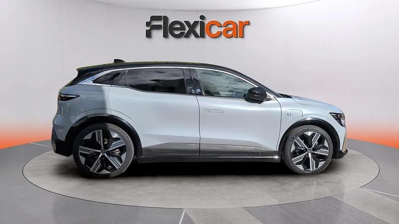 Usado Renault Megane E-Tech Iconic 160 kW (218 CV) 2022 Gris Berlina