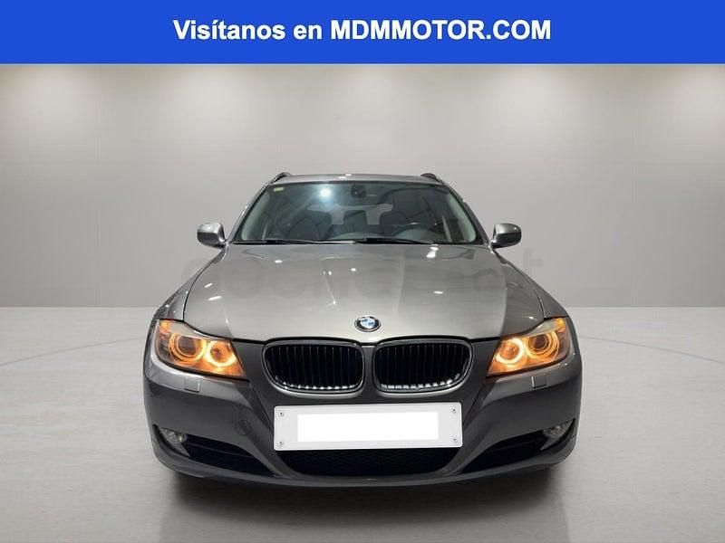 Usado BMW 318 143 CV (105 kW) 2010 Gris / plata Familiar