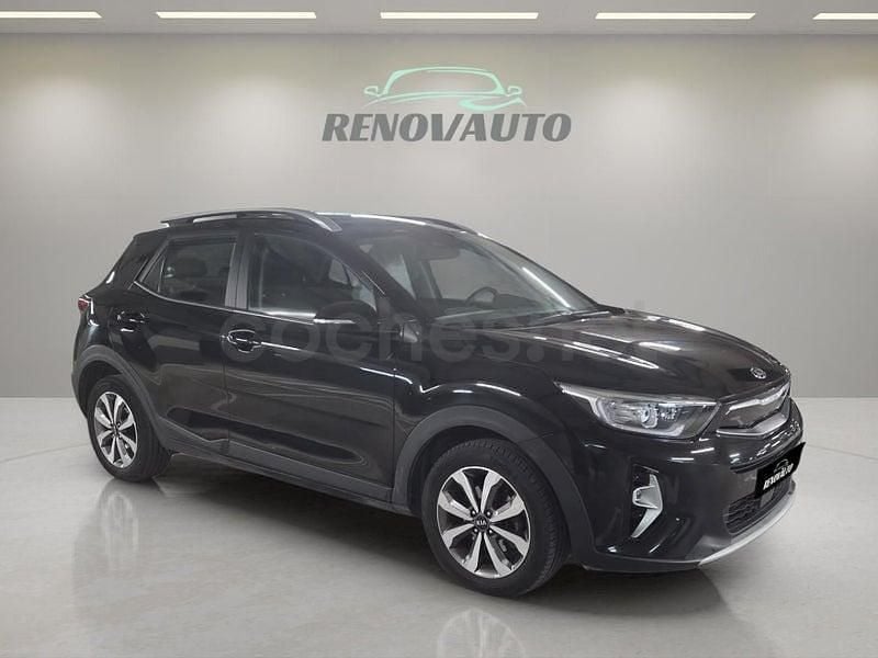 Usado Kia Stonic 100 CV (73 kW) 2021 Negro SUV