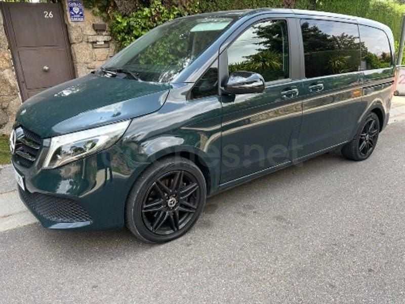 Usado Mercedes V300 Avantgarde 239 CV (175 kW) 2022 Verde Monovolumen