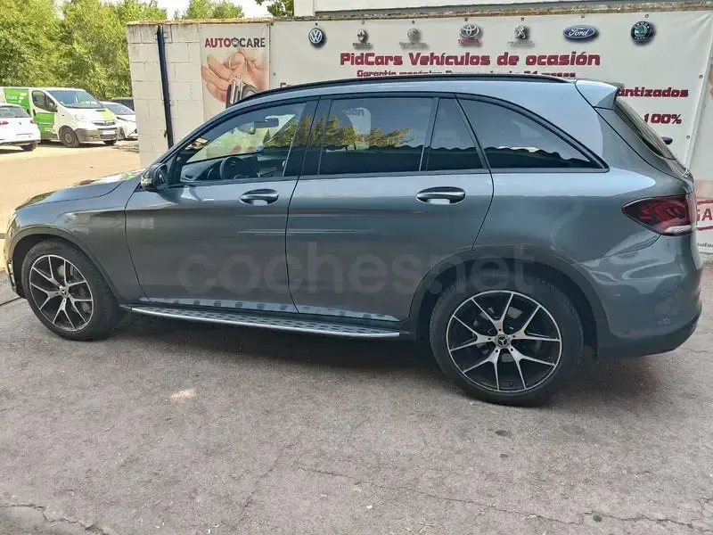 Usado Mercedes GLC200 163 CV (119 kW) 2020 Gris / plata SUV