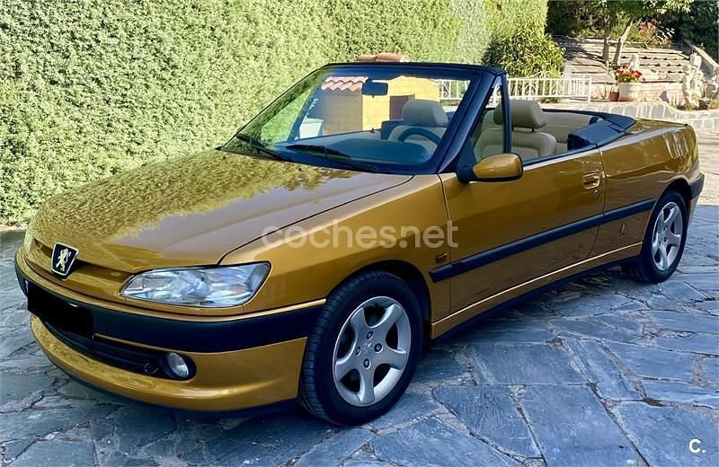 Usado Peugeot 306 Cabriolet 135 CV (99 kW) 1998 Beige Descapotable