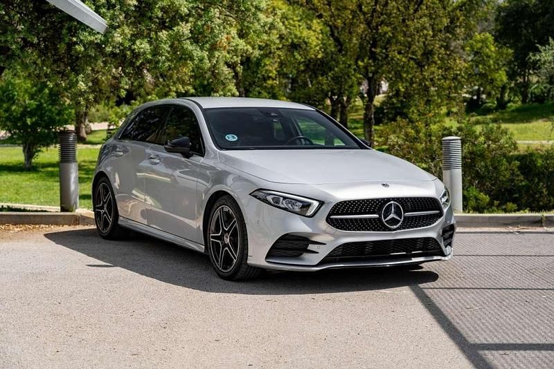 Gris Usado 2023 Mercedes A180 Advanced Utilitario | 28.750 € (Precio justo) - Imagen 1/4