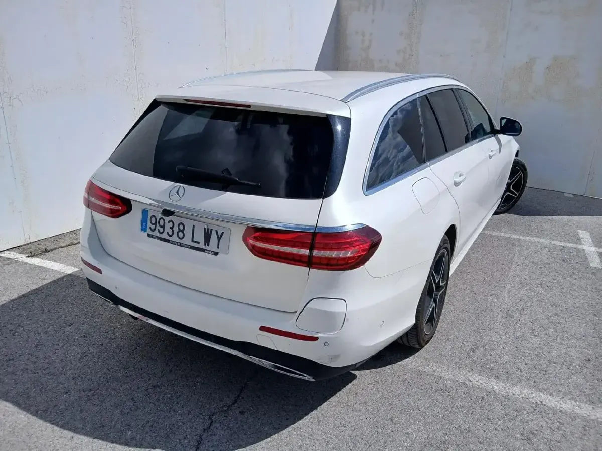 Usado Mercedes E300 320 CV (235 kW) 2022 Familiar