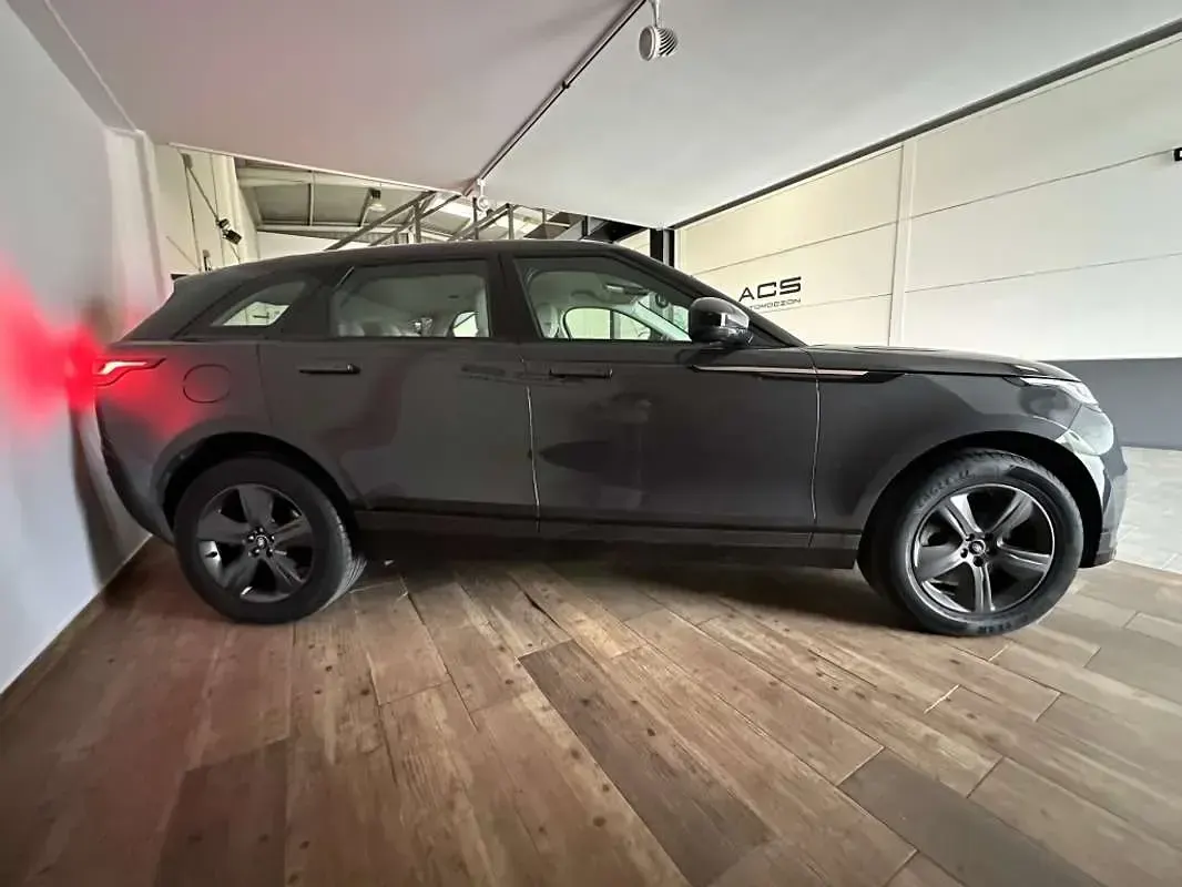 Usado Land Rover Range Rover Velar R-Dynamic 404 CV (297 kW) 2023 Negro SUV