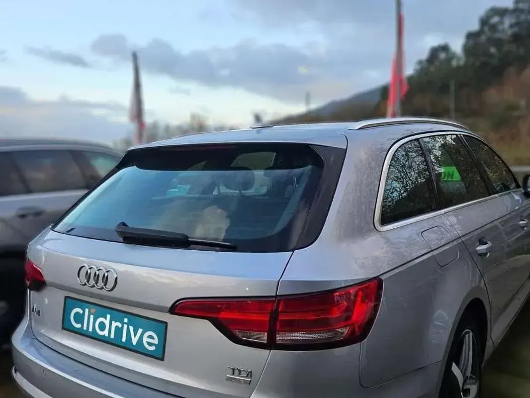 Usado Audi A4 Design 190 CV (139 kW) 2017 Gris Familiar