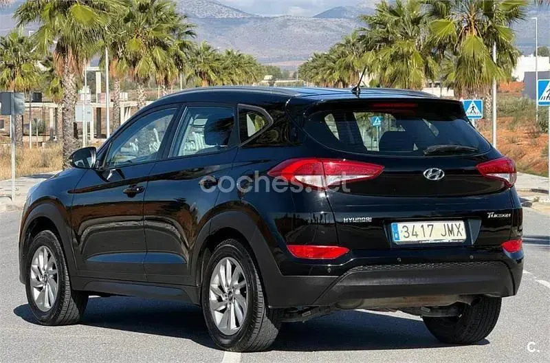 Usado Hyundai Tucson 131 CV (96 kW) 2016 Negro SUV