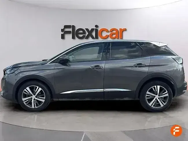 Usado Peugeot 3008 Allure 130 CV (95 kW) 2021 Gris SUV