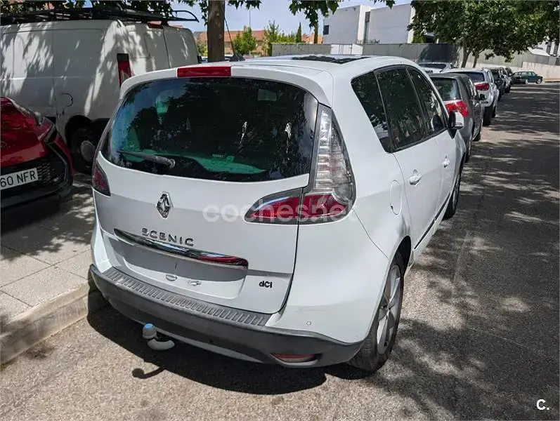 Usado Renault Scénic III Privilege 130 CV (95 kW) 2012 Blanco Monovolumen