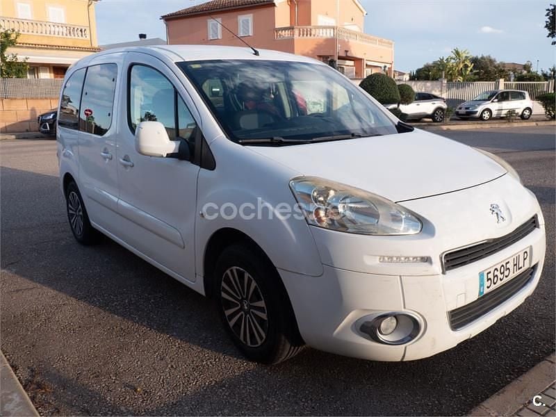 Usado Peugeot Partner Tepee Active 92 CV (67 kW) 2012 Blanco Monovolumen