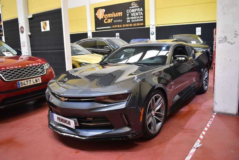 Gris Usado 2018 Chevrolet Camaro Coupe | 33.990 € - Imagen 1/4