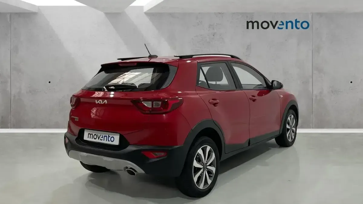 Usado Kia Stonic 100 CV (73 kW) 2021 Rojo SUV