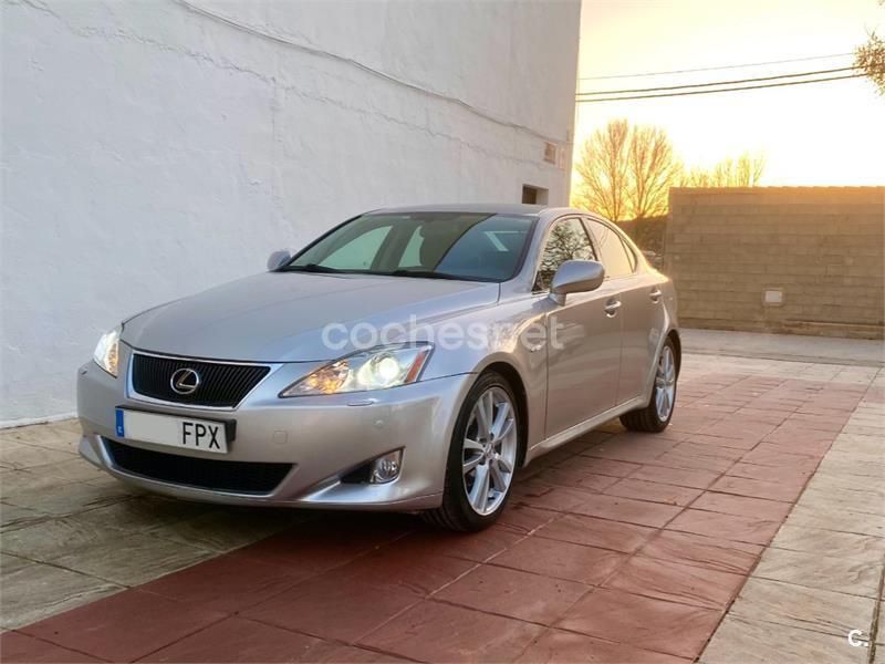 Gris / plata Usado 2007 Lexus IS250 Sport Line Berlina | 15.000 € (Caro) - Imagen 1/4