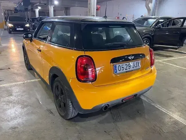 Usado Mini ONE 102 CV (75 kW) 2015 Amarillo Utilitario