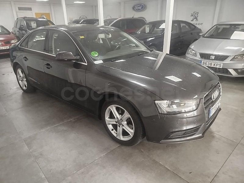 Usado Audi A4 120 CV (88 kW) 2013 Gris / plata Berlina