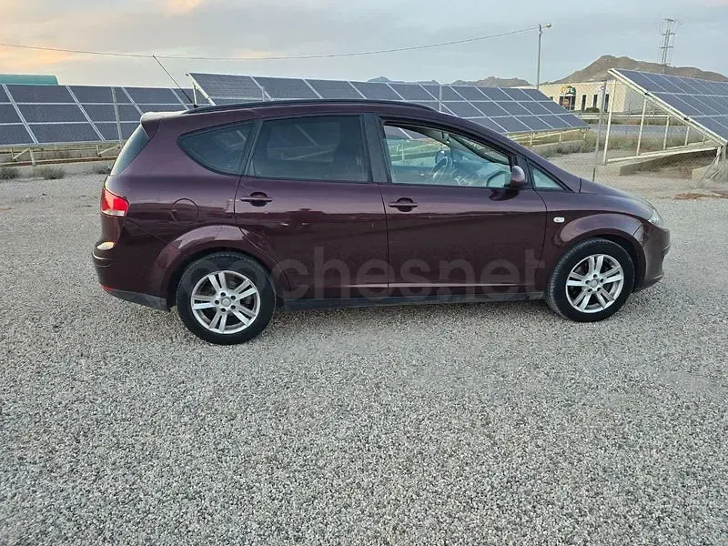 Usado Seat Altea XL Reference 105 CV (77 kW) 2006 Marrón Monovolumen