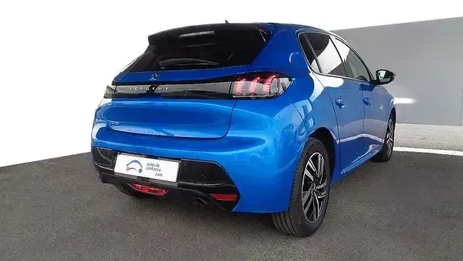 Usado Peugeot 208 Allure 100 CV (73 kW) 2023 Azul Utilitario