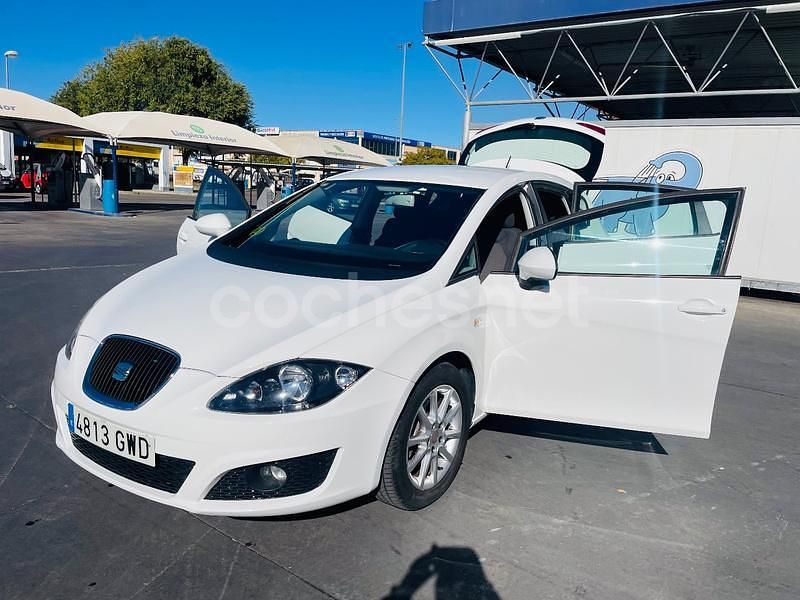 Usado Seat Leon Style 105 CV (77 kW) 2010 Blanco Berlina