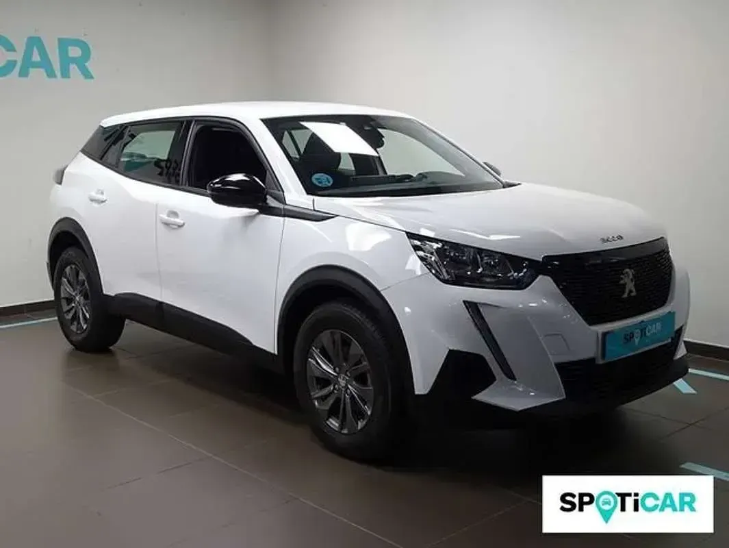 Usado Peugeot 2008 Active 110 CV (80 kW) 2021 Blanco SUV