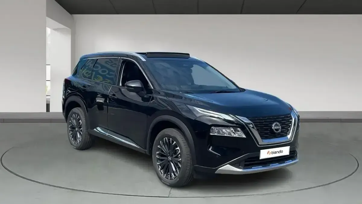 Neu Nissan X-Trail Tekna 163 PS (119 kW) 2026 Schwarz SUV