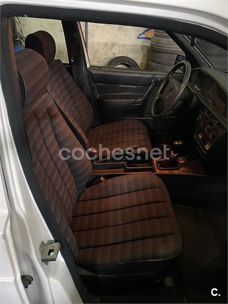 Usado Mercedes 190 109 CV (80 kW) 1991 Blanco Berlina