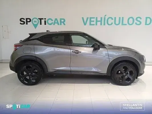 Usado Nissan Juke Tekna 114 CV (83 kW) 2025 Gris / plata SUV