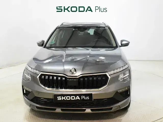 Usado Skoda Kamiq Selection 115 CV (84 kW) 2025 Gris SUV