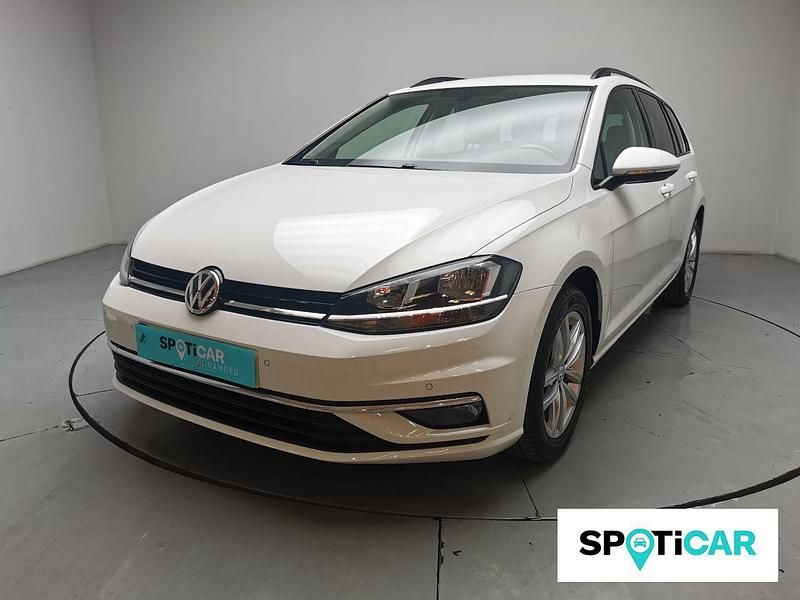 Usado VW Golf VII Advance 115 CV (84 kW) 2019 Blanco Familiar